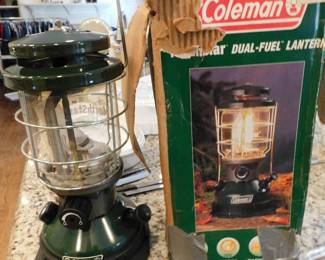 COLEMMAN DUAL FUEL LANTERN  2000A750