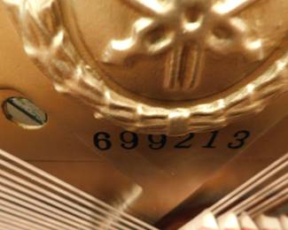 YAMAHA M203 AMERICAN SHERATON WALNUT CONSOLE PIANO