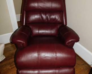 LAZY BOY POWER RECLINER LESS THAN 6 MONTHS OLD