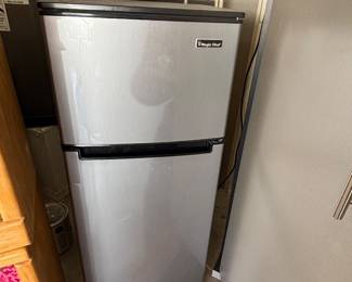 Dorm Size Refrigerator/Freezer