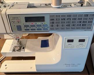 NEW HOME Memory Craft 7000 Computerized Sewing Machine