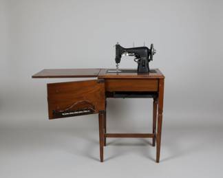 Vintage Singer 15-91 Sewing Machine in Burl Wood Cabinet