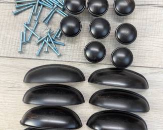 METAL DOOR HARDWARE PULLS & KNOBS