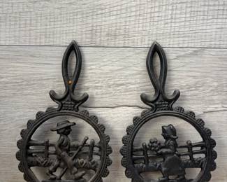 CAST IRON TRIVETS AMISH FIGURES