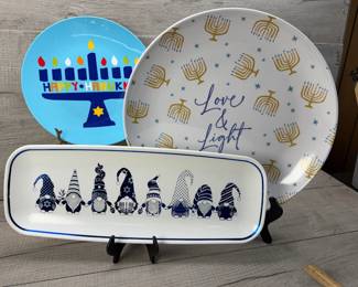 HANUKKAH MELAMINE DINNERWARE W GNOMES