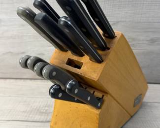 CHICAGO CUTLERY KNIFE BLOCK W KNIVES