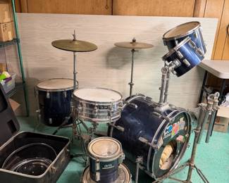 VINTAGE DRUM KIT CB700 9 PC WITH 3 PEDALS & HARDWARE
