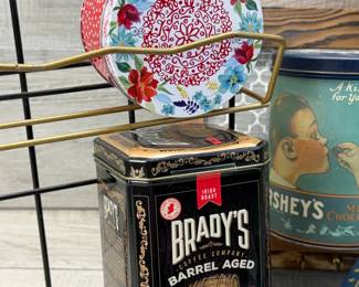TEA & COFFEE TINS & COLLECTIBLES HERSHEY'S
