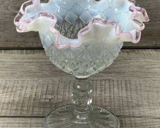 FENTON FOOTED COMPOTE BOWL DAISY & BUTTON