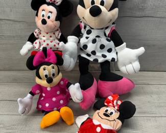 DISNEY MINNIE MOUSE PLUSH & PUPPETS