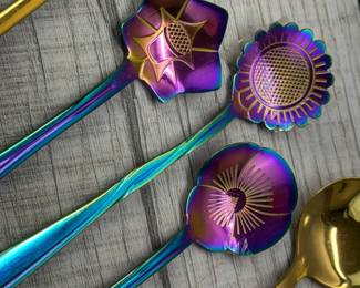 DECORATIVE TEA SPOONS