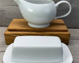 10 STRAWBERRT STREET GRAVY BOAT & COVERED BUTTER DISH
