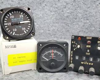 DW372 Vintage Aircraft Instruments Lot