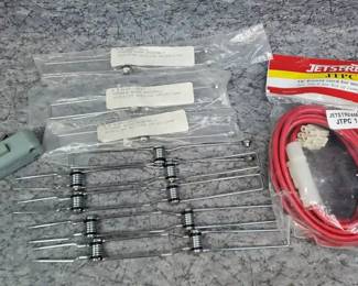 DW483 Assorted Electronic Components