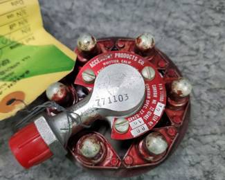 DW453 Fuel Drain Valve