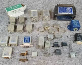 DW473 Vintage MilitaryGrade Relays and More