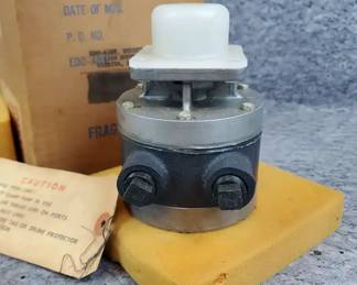 DW439 EdoAire Dry Air Pump Model 1U128A