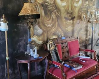 Plenty of antique lamps!