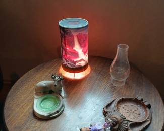 Motion lamp, hunters. Chalk ashtrays