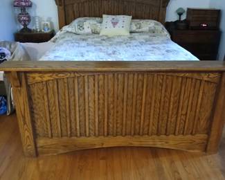 Hand made oak bed qween. Was a watered. Buolt by my husband