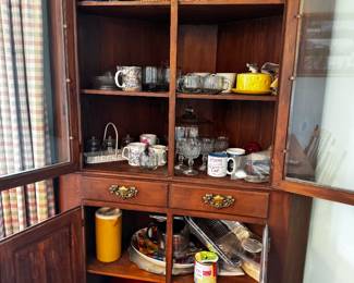 vintage kitchen items and decor