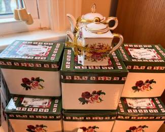 Victorian Garden rose china teapot and boxed tea set