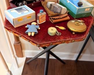 Vintage compacts, sewing kits and accessories