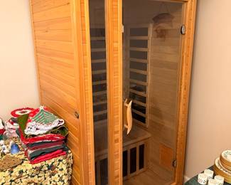 Cedar two-person infrared sauna