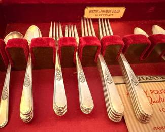 Holmes & Edwards Inlaid silverplate flatware set
