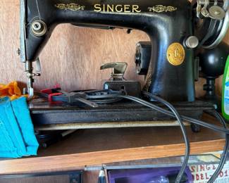 Antique sewing machine, vintage sewing machines