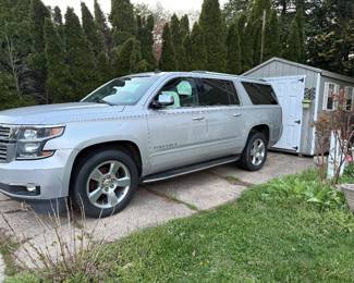 2015 Chevy suburban, shed, Amish shed