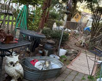 Yard decor, metal tubs, outdoor tub, archway, garden decorations