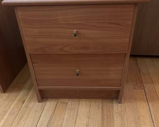 Set of 2 matching nightstands