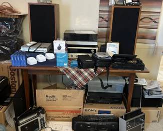 Collection of vintage electronics