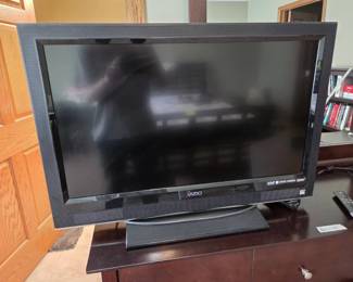 Vizio 32 Flat Screen TV VO320E w Remote HDMI