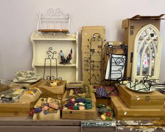 Home Interiors New Flowers, Metal Plate Holders and More