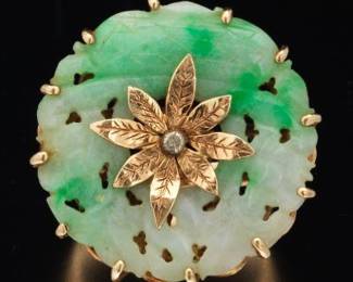 Ladies Vintage Gold and Jadeite Jade Ring 