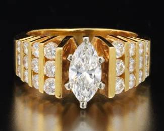 Ladies Vintage 18K Gold and Diamond Rung 
