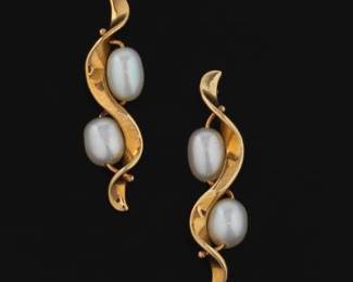 Ladies Pair of Gold and Pearl Earrings 