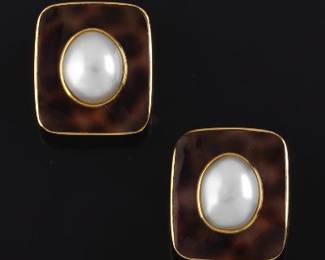 TRIANON 18K Gold, Cowrie Shell and Mabe Pearl Pair of Earrings 
