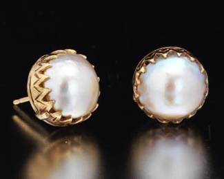 Ladies Vintage Pair of Gold am Mabe Pearl Ear Studs 