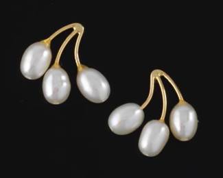 Ladies Pair of Gold and Pearl Spray Earrings 