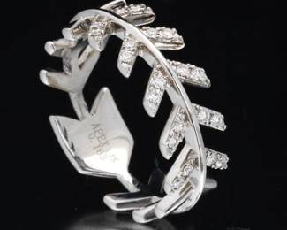 NeoClassical Continuous Arrow Design Gold and Diamond Band 