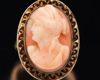 Ladies Victorian Gold and Cameo Carved Coral Ring 