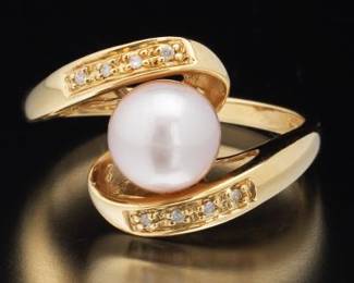Ladies Gold, Pearl and Diamond Ring 