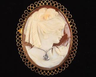 14K Habillee Shell Cameo