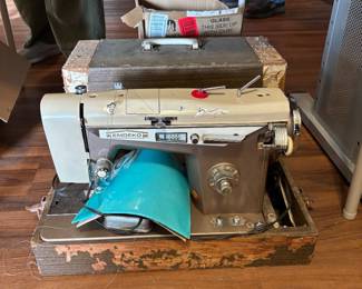 Vintage Emdeko Japanese made sewing machine