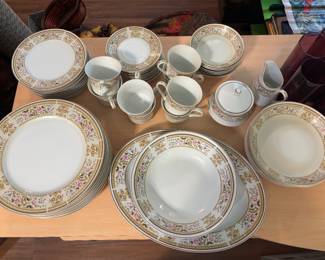 Vintage porcelain dinnerware set (8 place settings, 6 pieces per setting, 2 serving pieces, sugar and creamer). “Daphne” pattern by Wallace Heritage made in Japan 