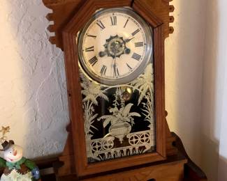 Antique mantle clock