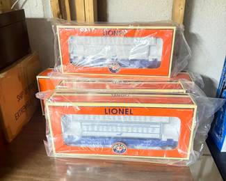 Lionel train pieces